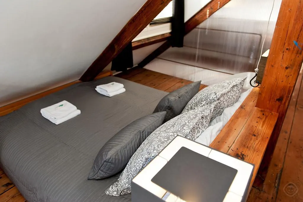 Canal Holiday Apartment Amsterdam 3*,  Netherlands