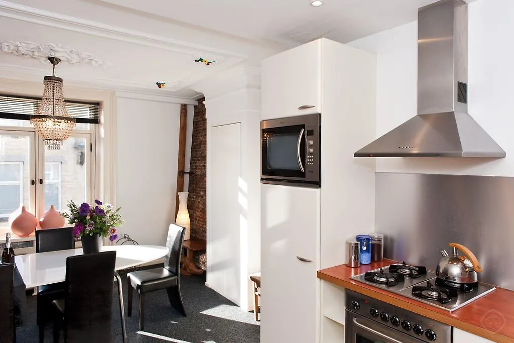 Canal Holiday Apartment Amsterdam 3*,